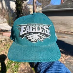 1990s Philadelphia Eagles Sports Specialist Spell-out Vintage SnapBack Hat